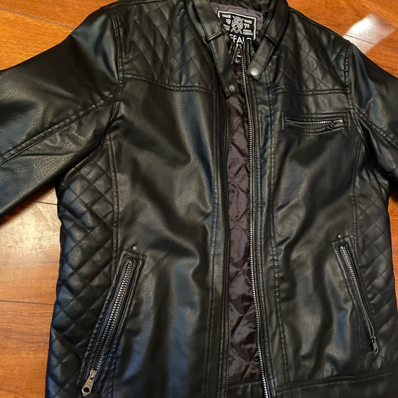 Leather jacket - Picture 2 of 11